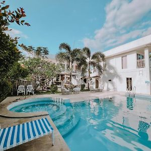 A Villas Resort & Restaurant